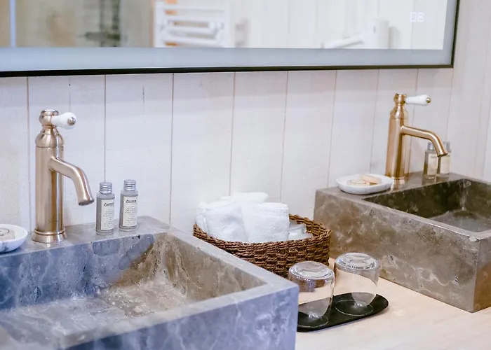 Hotel Chateau Luxe Avec Spa Privatif Aulteribe - Le Peydebe